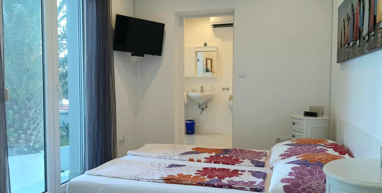 Helles Doppelzimmer Mit Bad, Terrasse Und Pool, Seperater Eingang, Liznjan, Istrien Dış mekan fotoğraf
