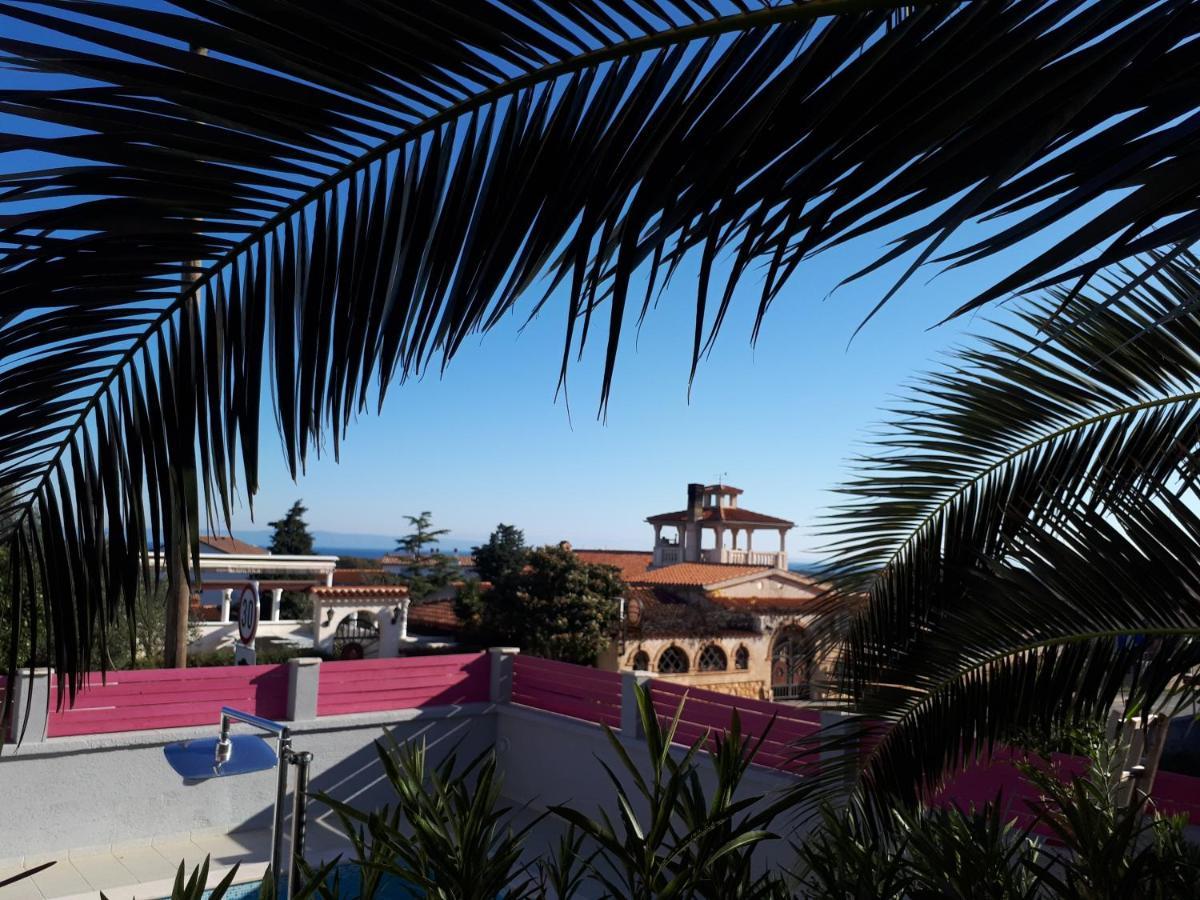 Helles Doppelzimmer Mit Bad, Terrasse Und Pool, Seperater Eingang, Liznjan, Istrien Dış mekan fotoğraf